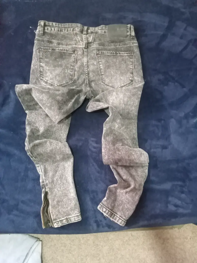 Jeans grises desgastados con cierre en tobillo - 3