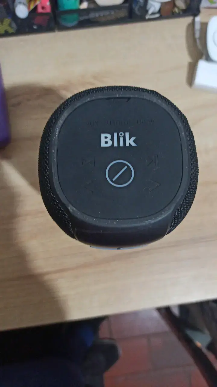 Parlante Bluetooth Portátil Blik Negro - 1