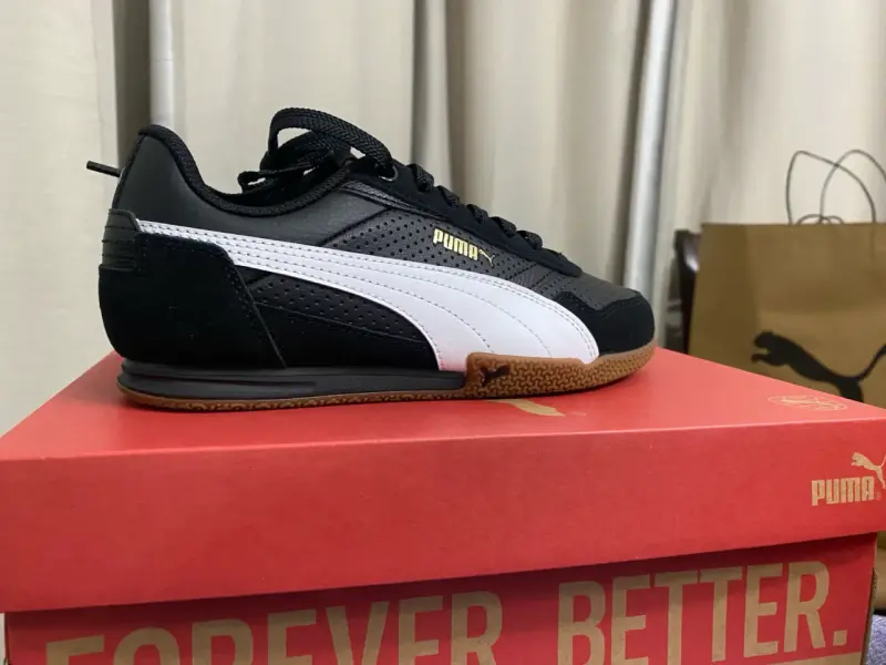 Zapatillas deportivas Puma negras y blancas - 3