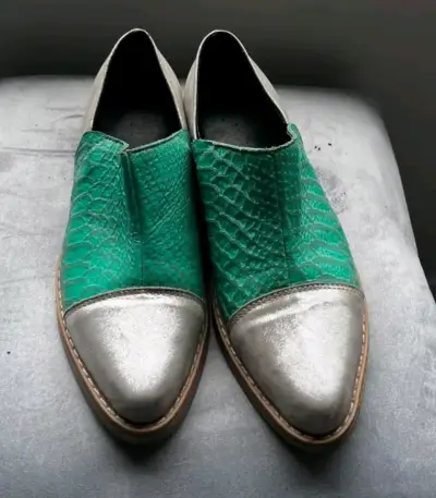 Zapatos de cuero verde y plateado para mujer - miniatura 1