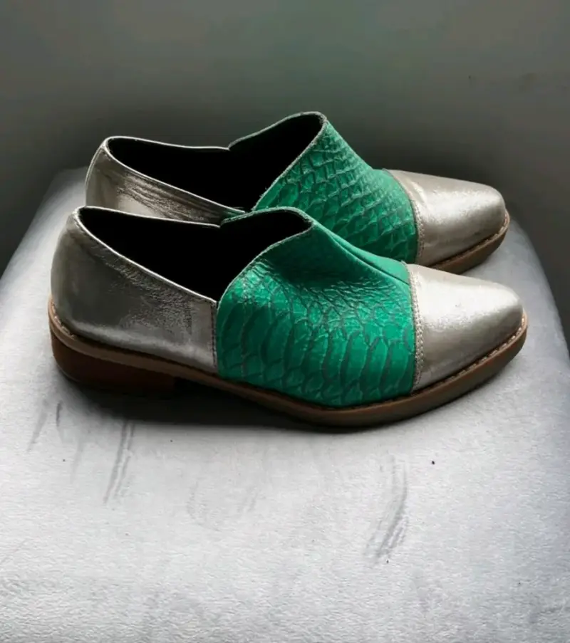 Zapatos de cuero verde y plateado para mujer - 2