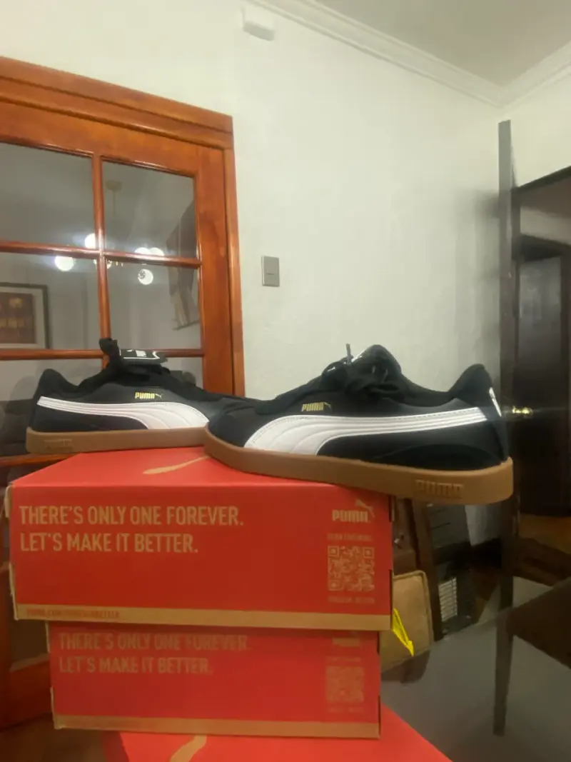 Zapatillas deportivas Puma negras y blancas - 5