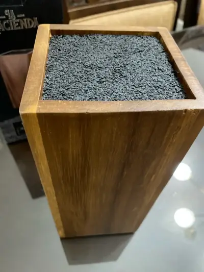 Taco de cuchillos de madera de acacia La Hacienda - miniatura 3