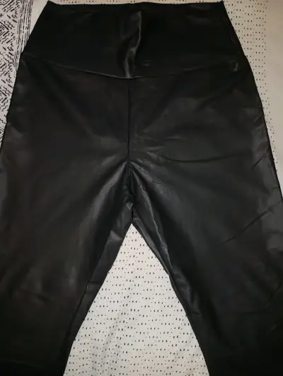 Leggings de ecocuero negro para mujer talla S - miniatura 1