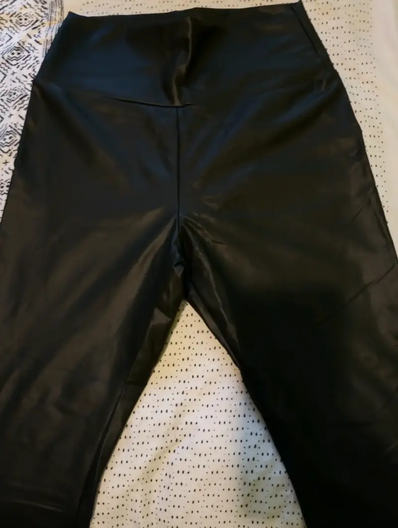 Leggings de ecocuero negro para mujer talla S - 2