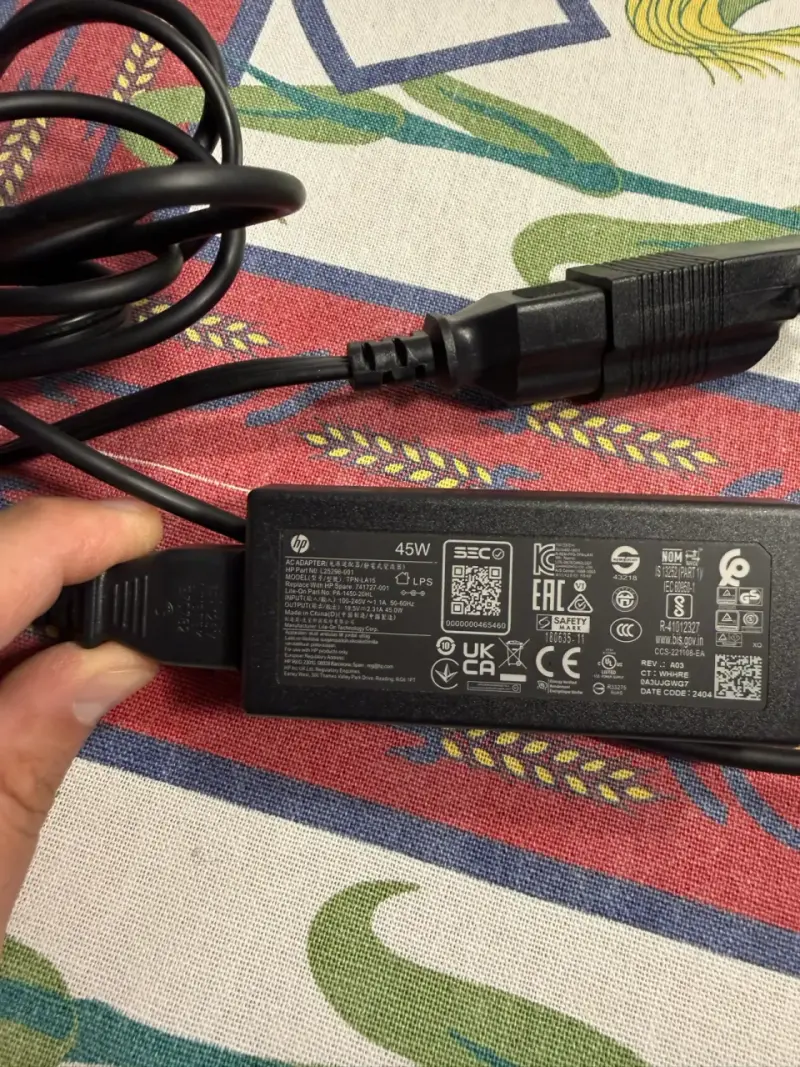 Cargador HP 45W para Laptop - 2