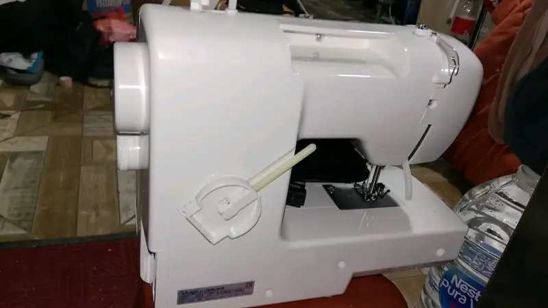 Máquina de Coser Remington Jaguar J011 Automática - 5