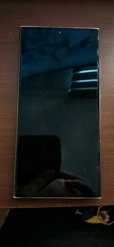 Smartphone Samsung Galaxy S24Ultra en buen estado - miniatura 1