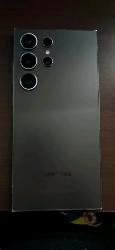Smartphone Samsung Galaxy S24Ultra en buen estado - miniatura 2
