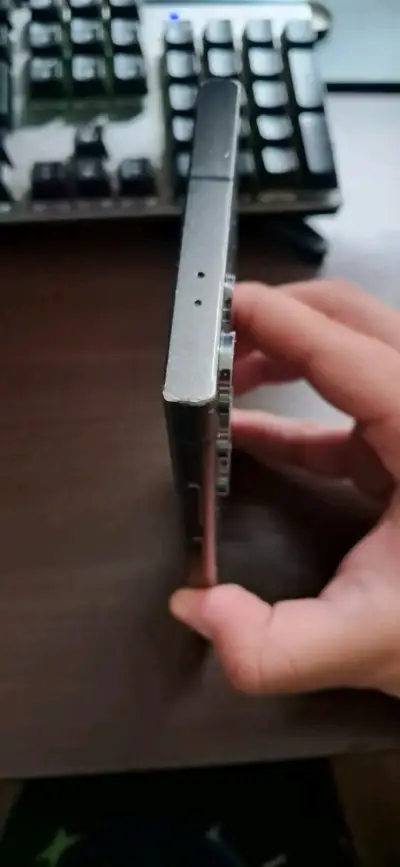 Smartphone Samsung Galaxy S24Ultra en buen estado - miniatura 3