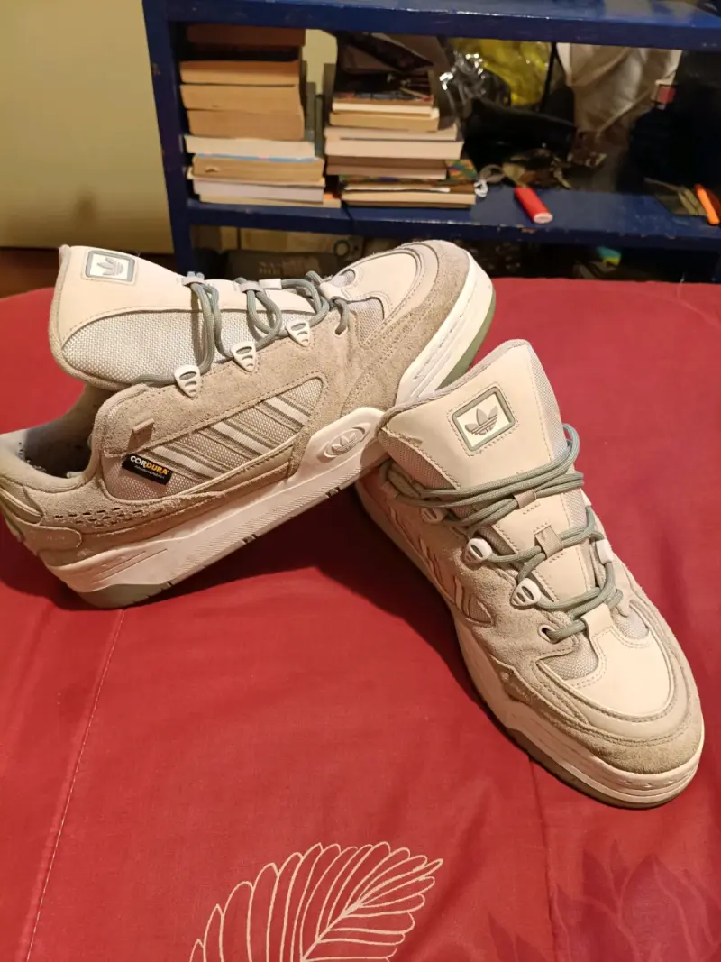 Zapatillas Adidas (42.5) - 2
