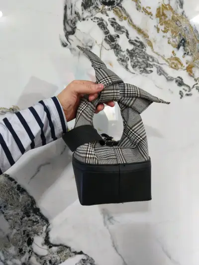 Bolso de mano a cuadros Zara con correa ajustable - miniatura 1