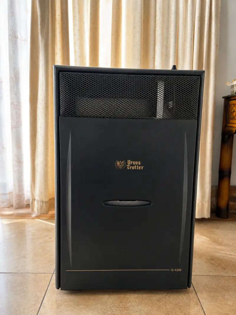 Estufa a gas Versus Trotter G-4300 negra