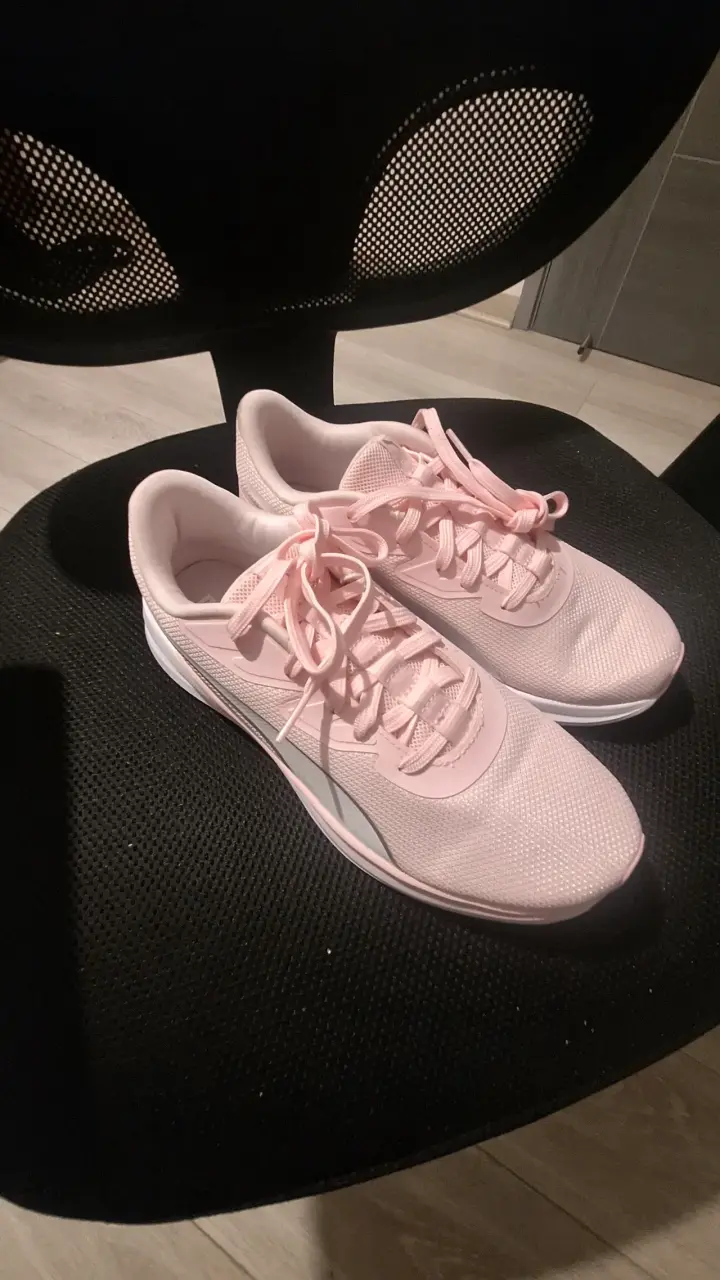 Zapatillas deportivas rosadas para mujer