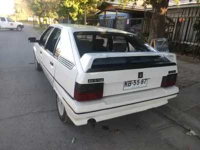 Citroën BX blanco en buen estado - miniatura 5