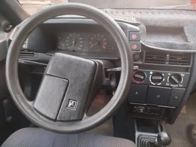 Citroën BX blanco en buen estado - miniatura 6