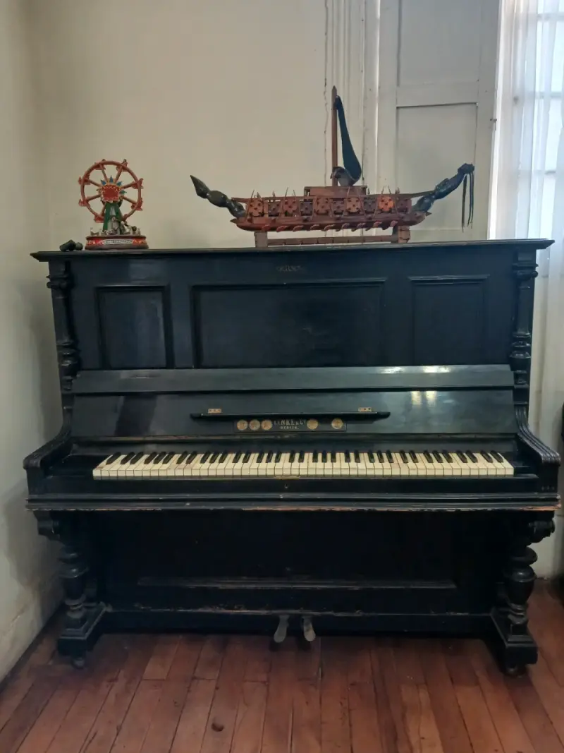 Piano vertical antiguo Linke & Co. Berlín - 2