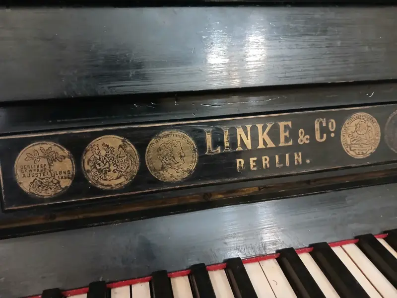 Piano vertical antiguo Linke & Co. Berlín - 4