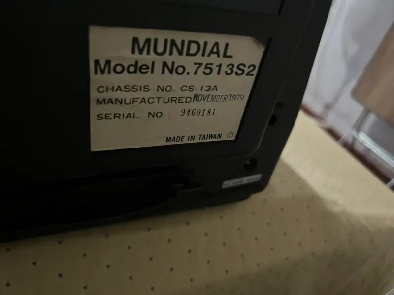 Televisor retro Mundial en buen estado - 6