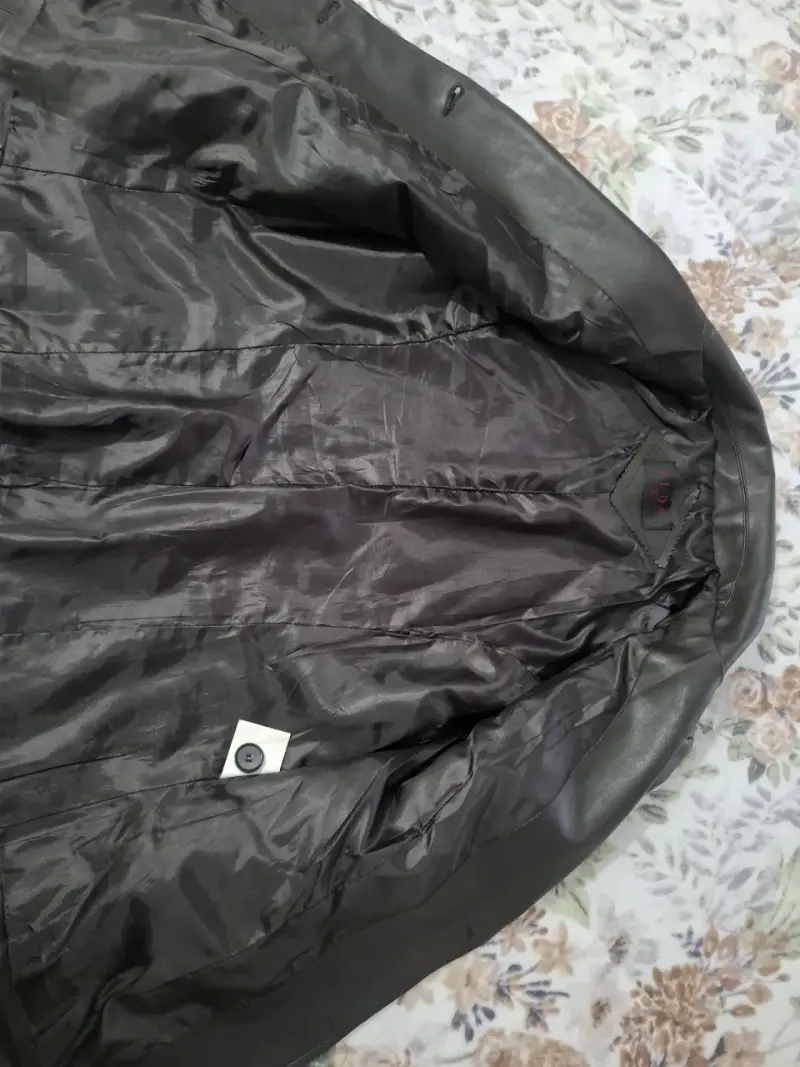 Chaqueta de cuerina - café oscura - talla L - 3