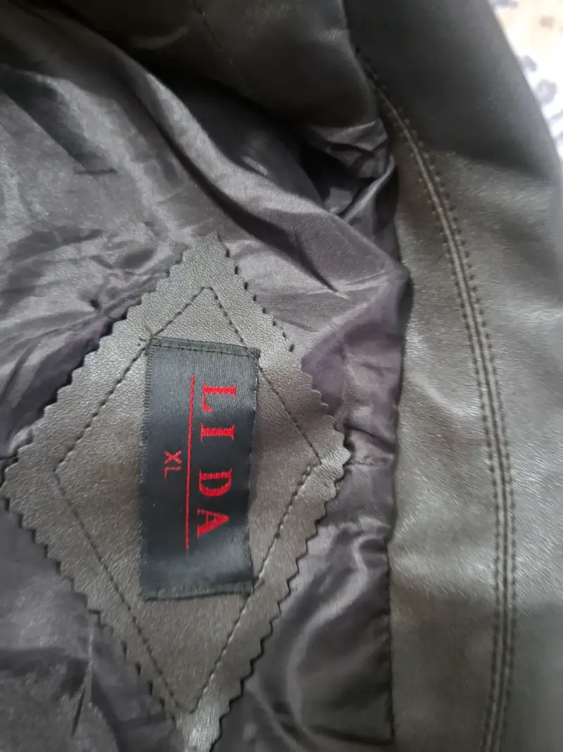 Chaqueta de cuerina - café oscura - talla L - 4