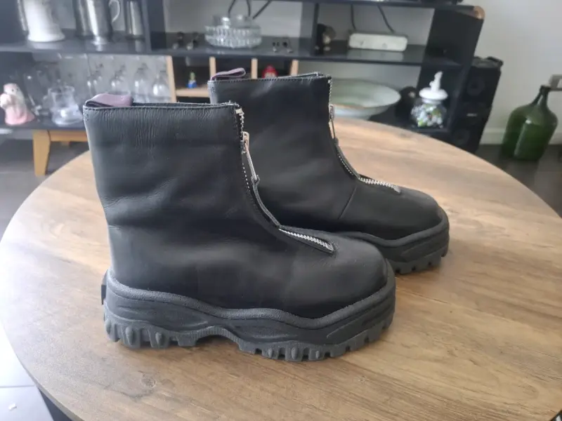 Botas de cuero negro con cierre - Eytys - 1