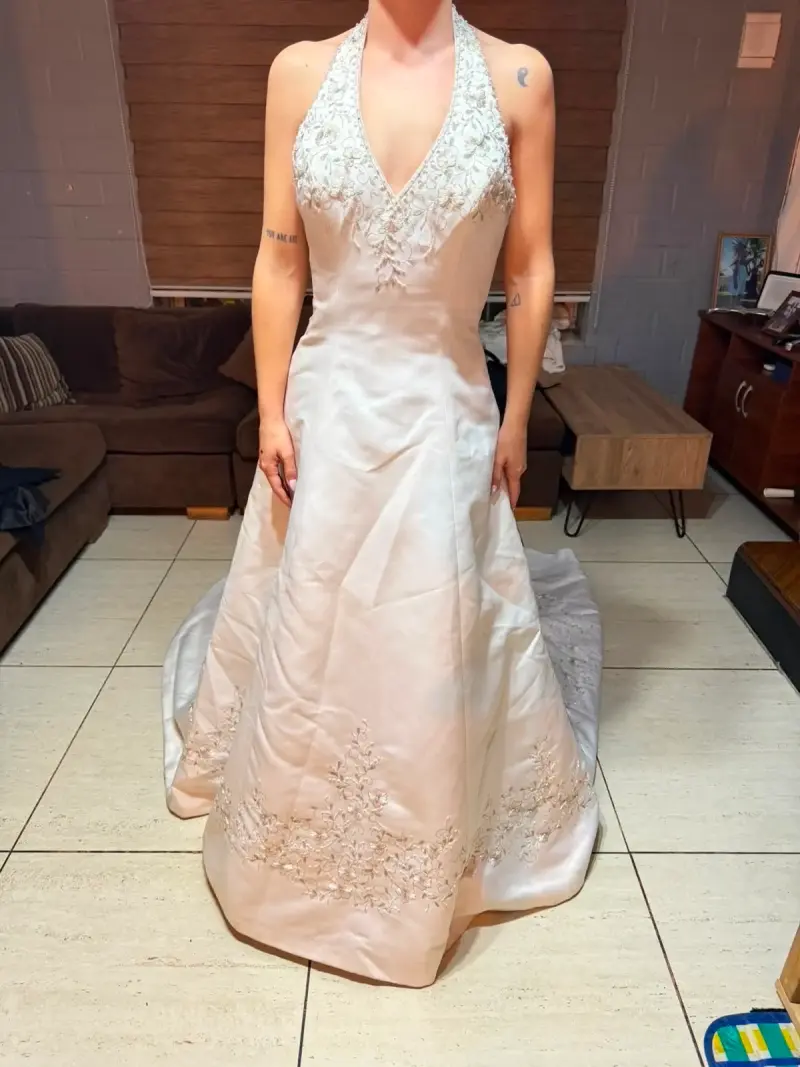 Vestido de Novia Blanco con Encaje Halter - 1
