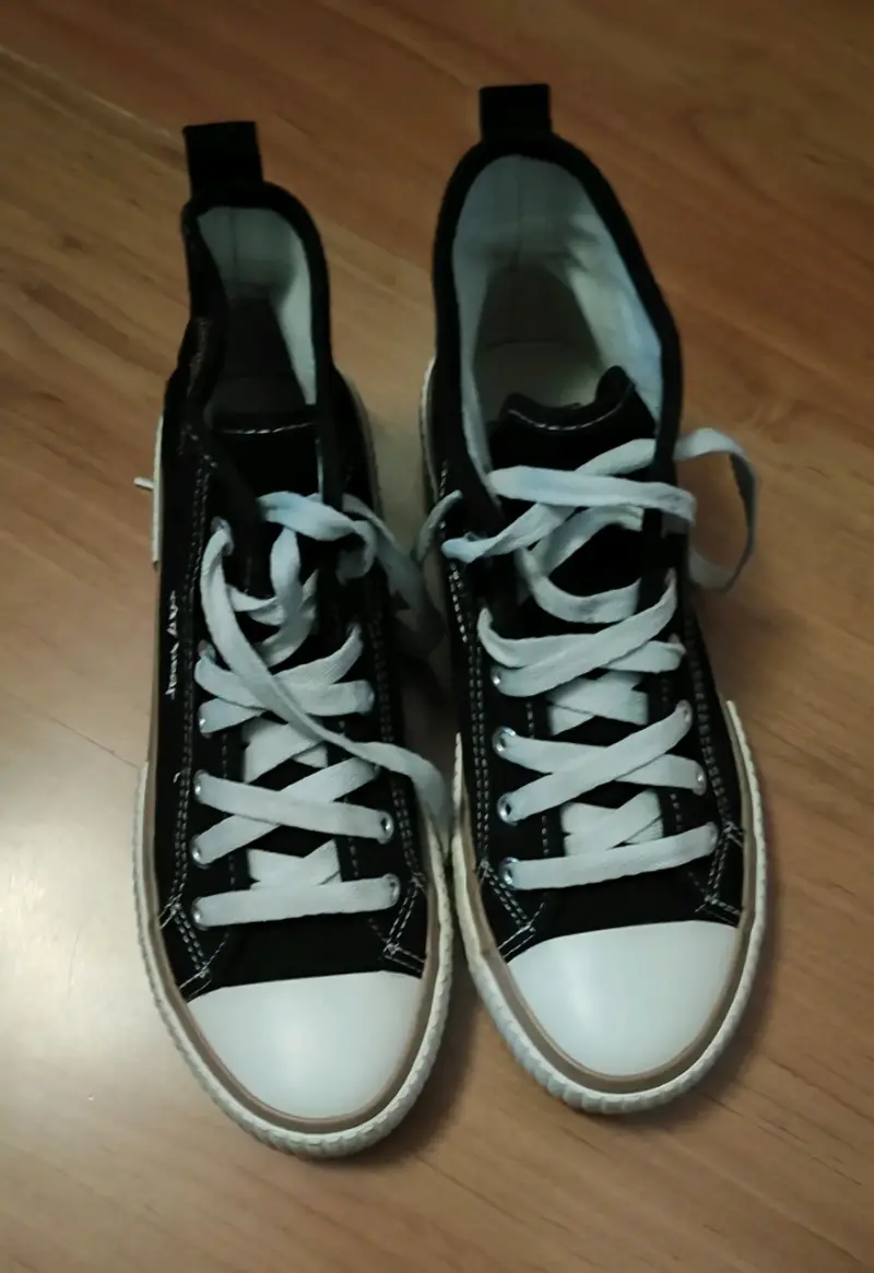 Zapatillas negras de lona con bordado de oso - 1