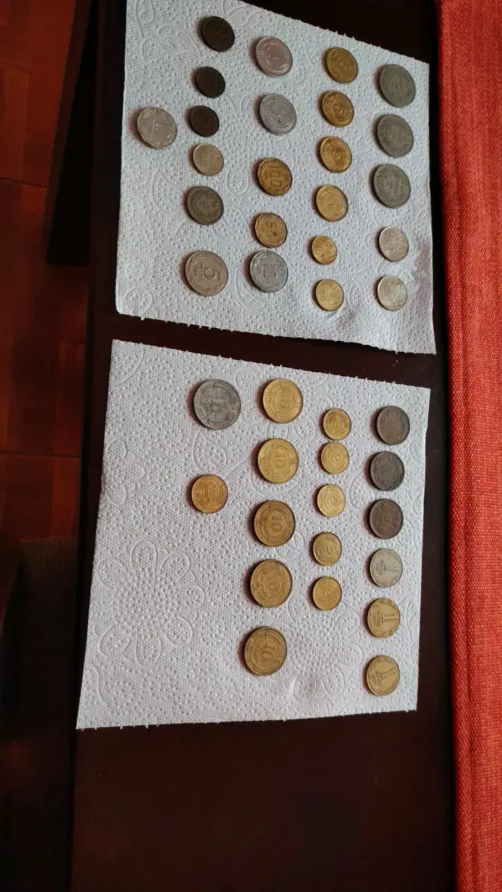 Colección de monedas antiguas variadas - 1