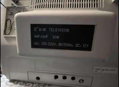 Televisor Blanco y Negro Kitachi - miniatura 5