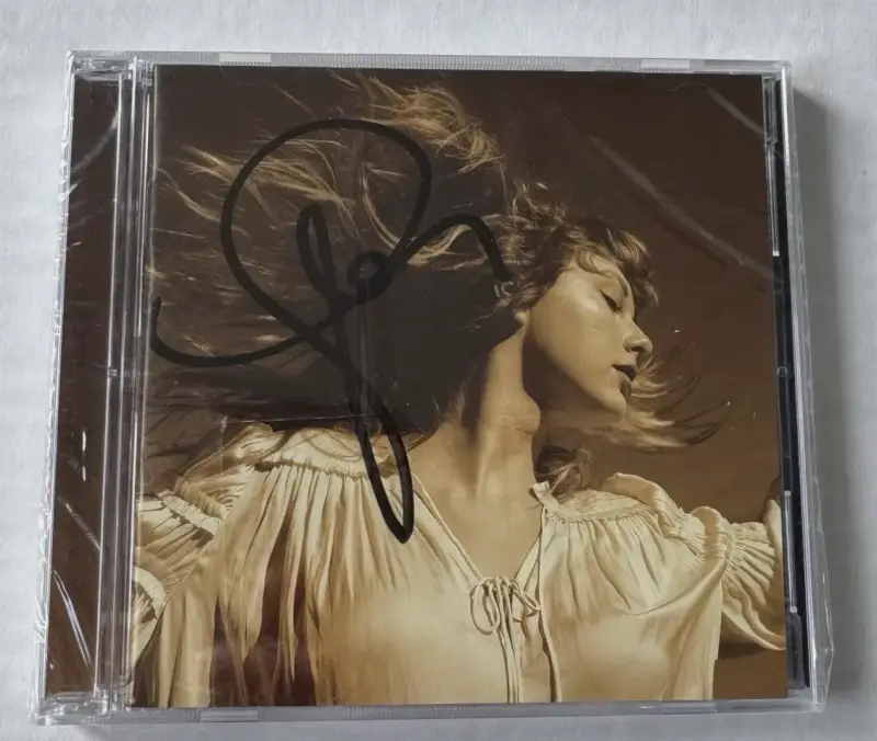 CD autografiado Taylor Swift