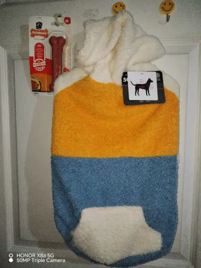 Abrigo para perro con capucha colorido - miniatura 1