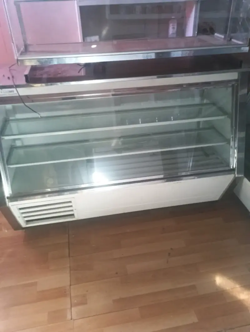 Vitrina refrigerada de vidrio para exhibición - 1