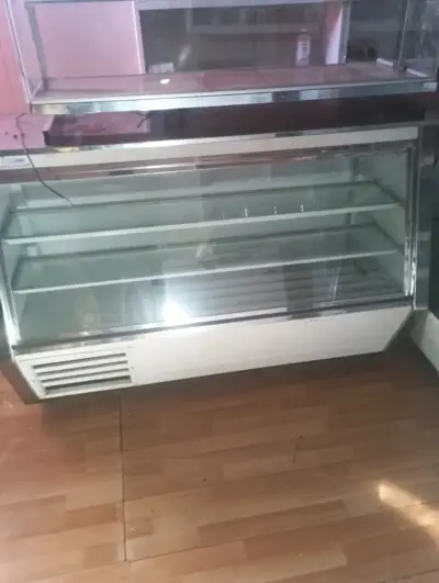Vitrina refrigerada de vidrio para exhibición - miniatura 1