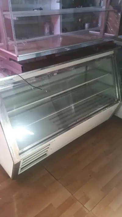 Vitrina refrigerada de vidrio para exhibición - miniatura 2
