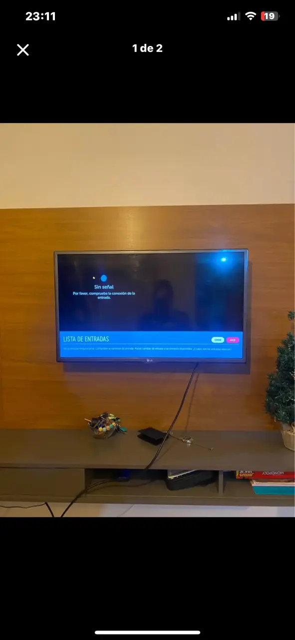 Televisor LG de 32 pulgadas con control remoto - 1