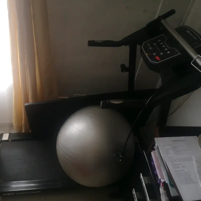 Bicicleta estática blanca para ejercicio en casa - 2