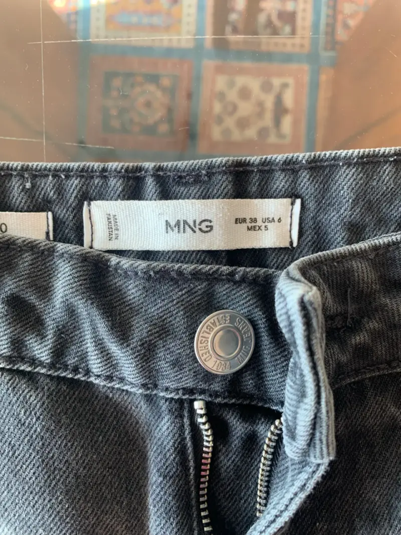 Shorts de mezclilla gris MNG para mujer - 2