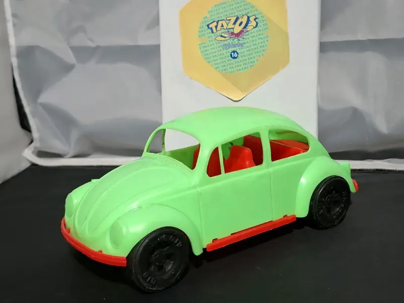 Auto Volkswagen Escarabajo de juguete verde Amlod - 1