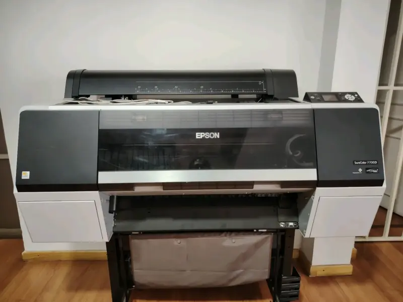 Impresora Epson SureColor P7000 de gran formato - 1