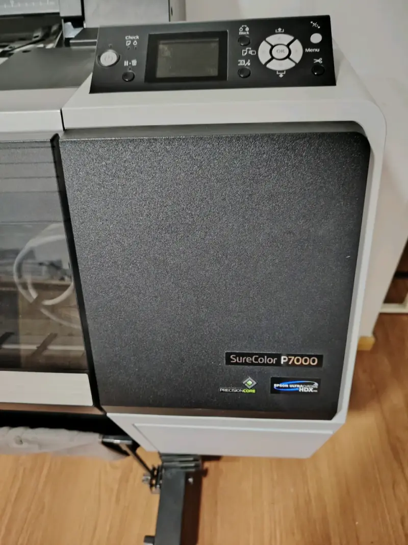 Impresora Epson SureColor P7000 de gran formato - 3