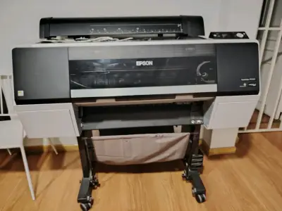 Impresora Epson SureColor P7000 de gran formato - miniatura 4