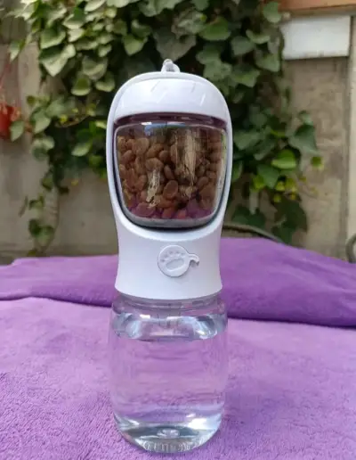 Botella Portátil 2 en 1 para Mascotas - miniatura 3