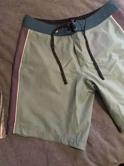 Shorts de baño Rhythm verde y morado - miniatura 3