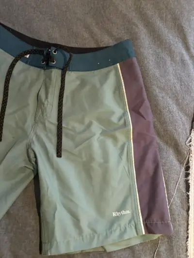 Shorts de baño Rhythm verde y morado - miniatura 4