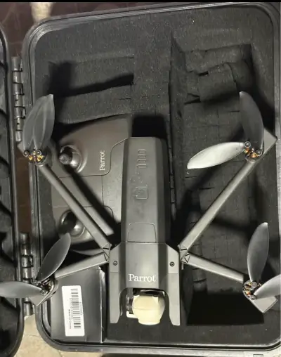 Dron Parrot con Estuche Protector Ubermann - miniatura 2