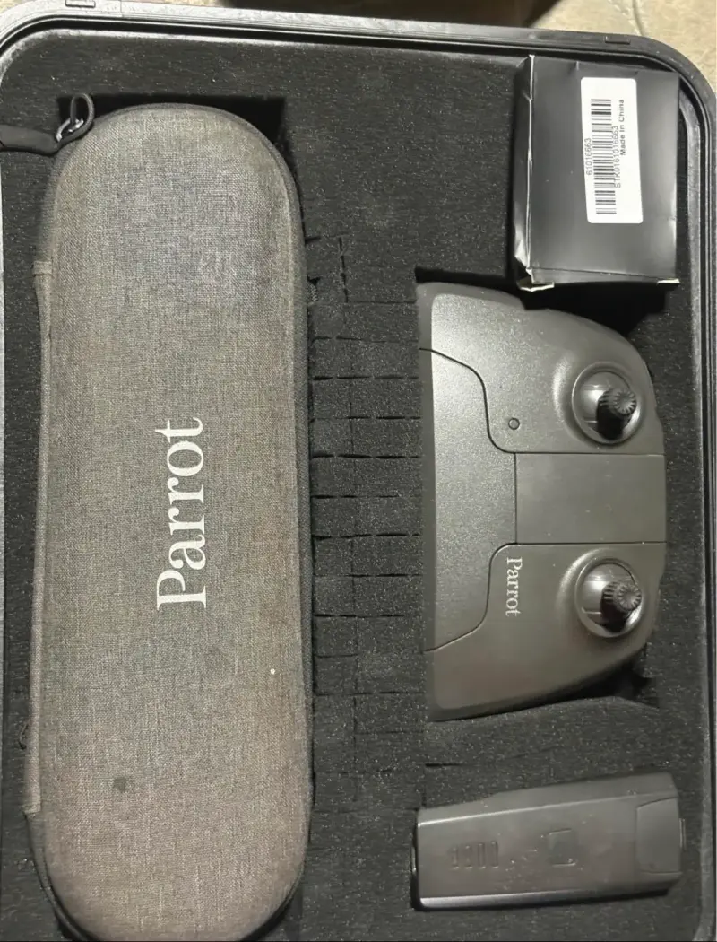 Dron Parrot con Estuche Protector Ubermann - 3