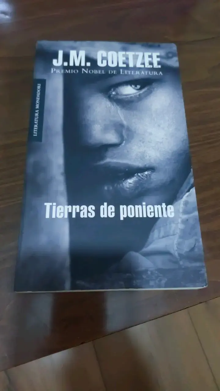 Libro 'Tierras de Poniente' de J.M. Coetzee