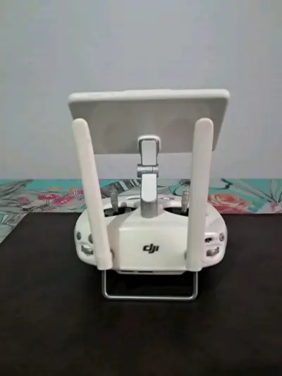 Control remoto DJI Phantom 4 Pro con pantalla - miniatura 3
