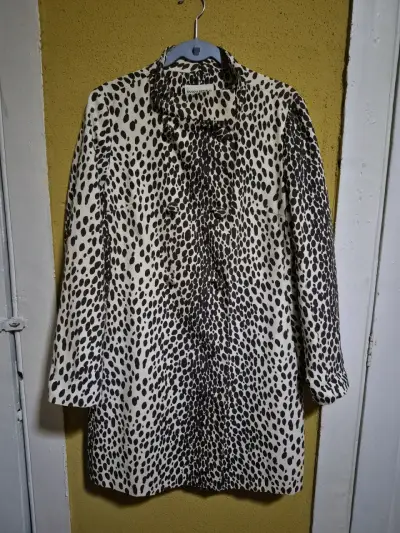 Abrigo de mujer estampado animal print - miniatura 1